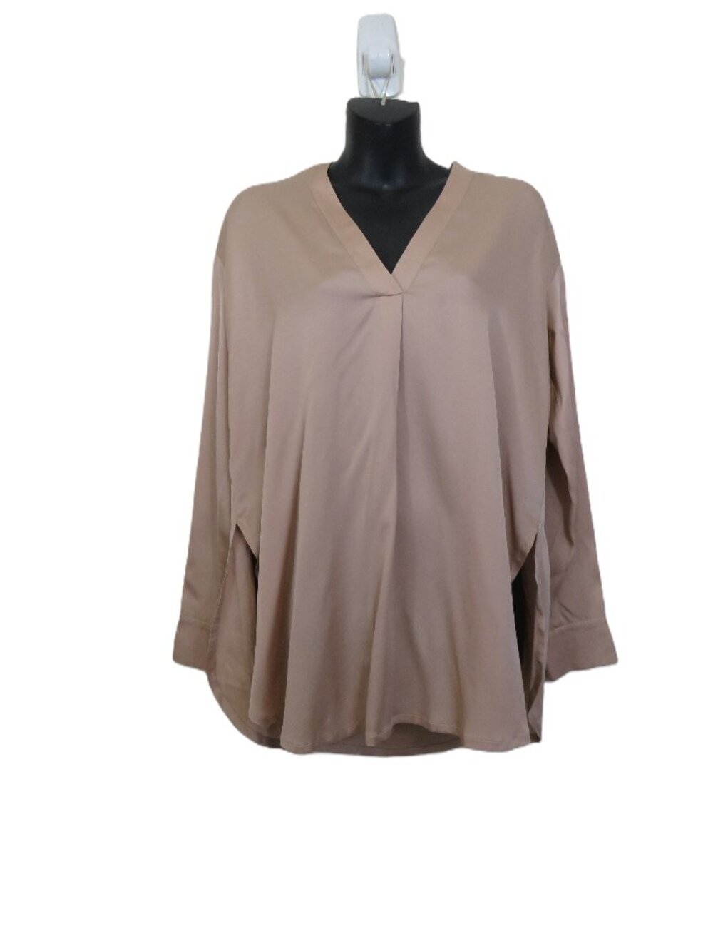 Vince Size XS Silk Blouse Top Long Sleeve V Neck Relaxed Champagne